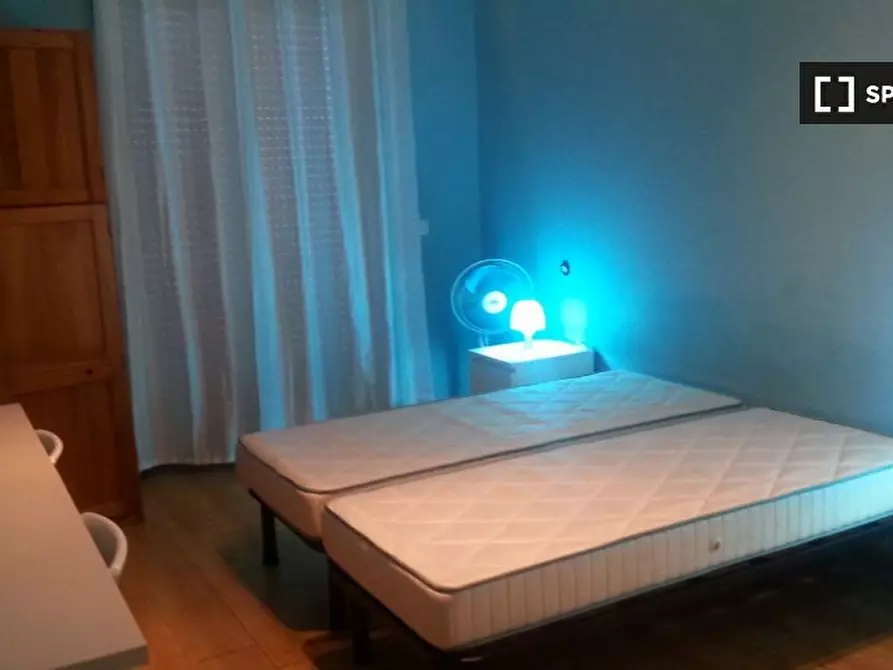 Immagine 4 di Camera condivisa in affitto  in Via dei Platani a Roma