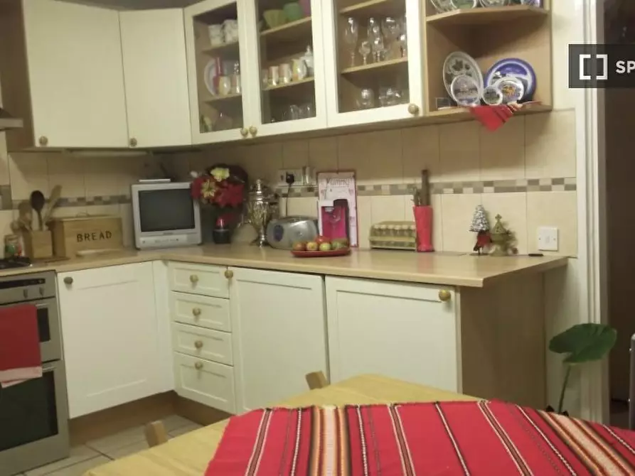 Immagine 7 di Camera condivisa in affitto  in Courtenay Gardens a 