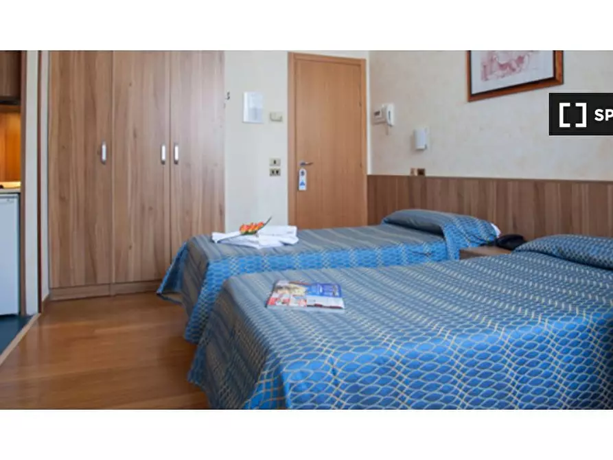 Immagine 3 di Ufficio in affitto  in Via Lepontina a Milano