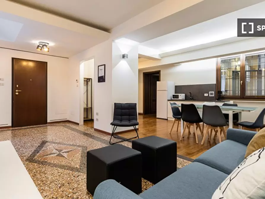 Immagine 14 di Ufficio in affitto  in Str. Maggiore a Bologna