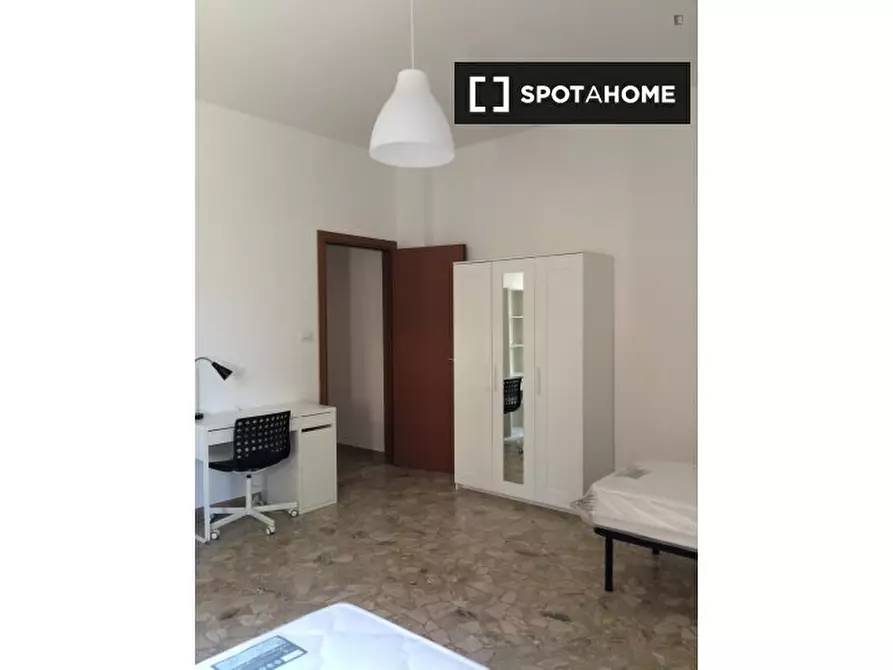 Immagine 3 di Camera condivisa in affitto  in Via Fossolo a Bologna
