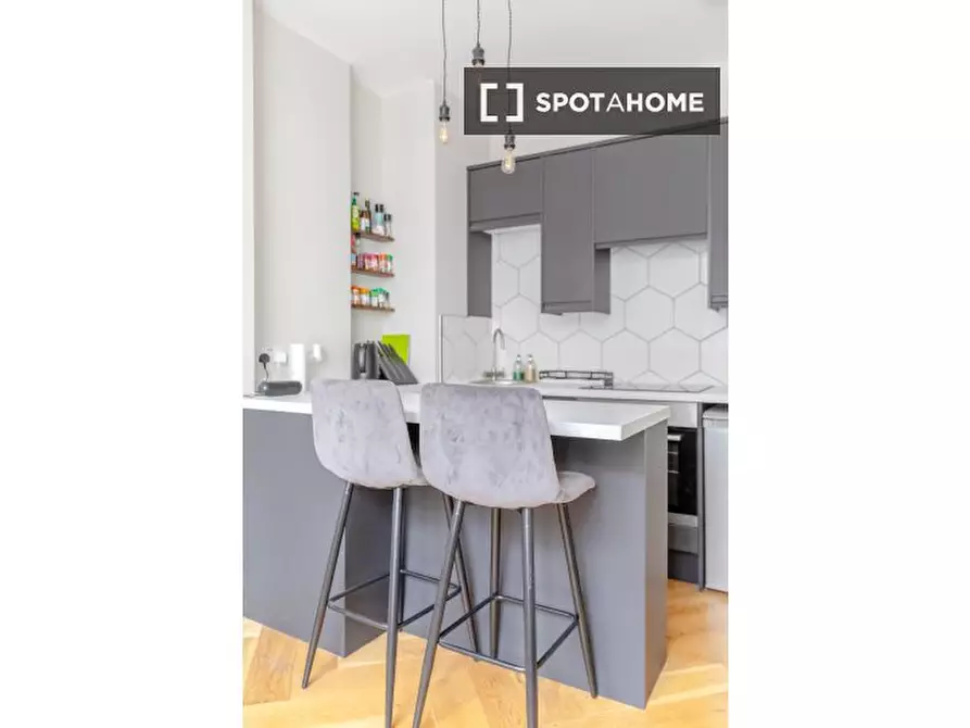 Immagine 11 di Appartamento in affitto  in Flat Cavendish Mansions a Islington