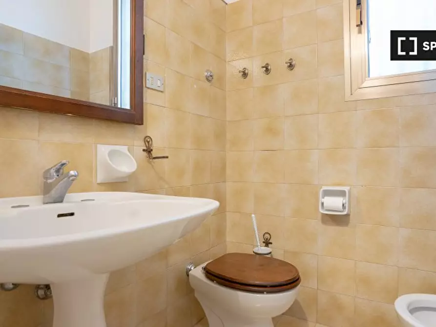 Immagine 7 di Camera condivisa in affitto  in Via Pompeo Vizzani a Bologna