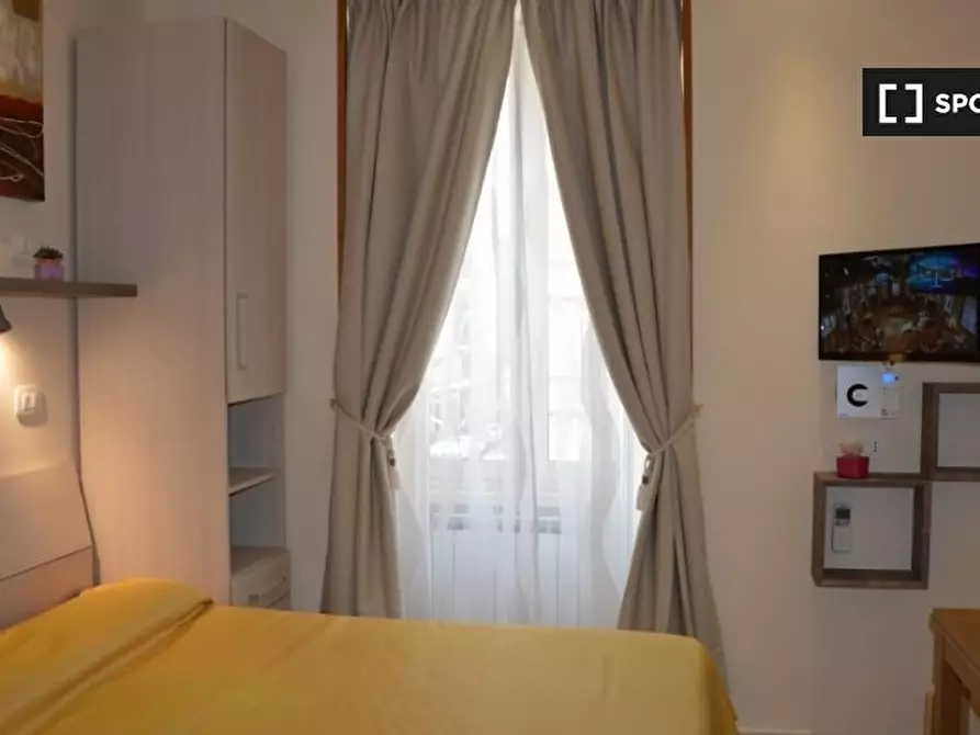 Immagine 16 di Camera condivisa in affitto  in Via Vetulonia a Roma