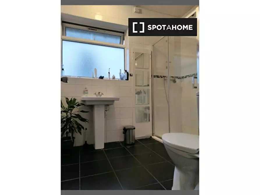 Immagine 8 di Camera condivisa in affitto  in Friary Rd a Ealing