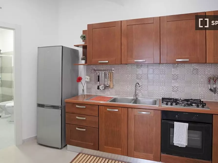 Immagine 15 di Camera condivisa in affitto  in Vico Noce a Napoli