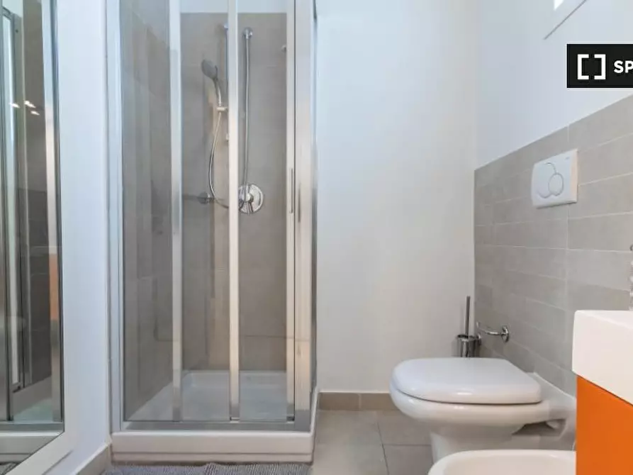 Immagine 19 di Camera condivisa in affitto  in Via Bernardino Biondelli a Milano