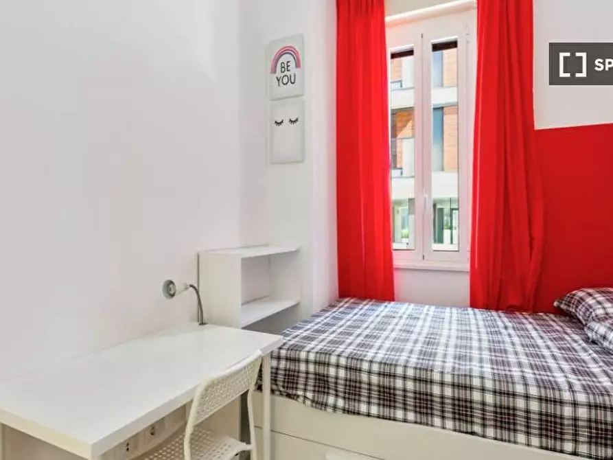 Immagine 2 di Camera condivisa in affitto  in Via Pantigliate a Milano