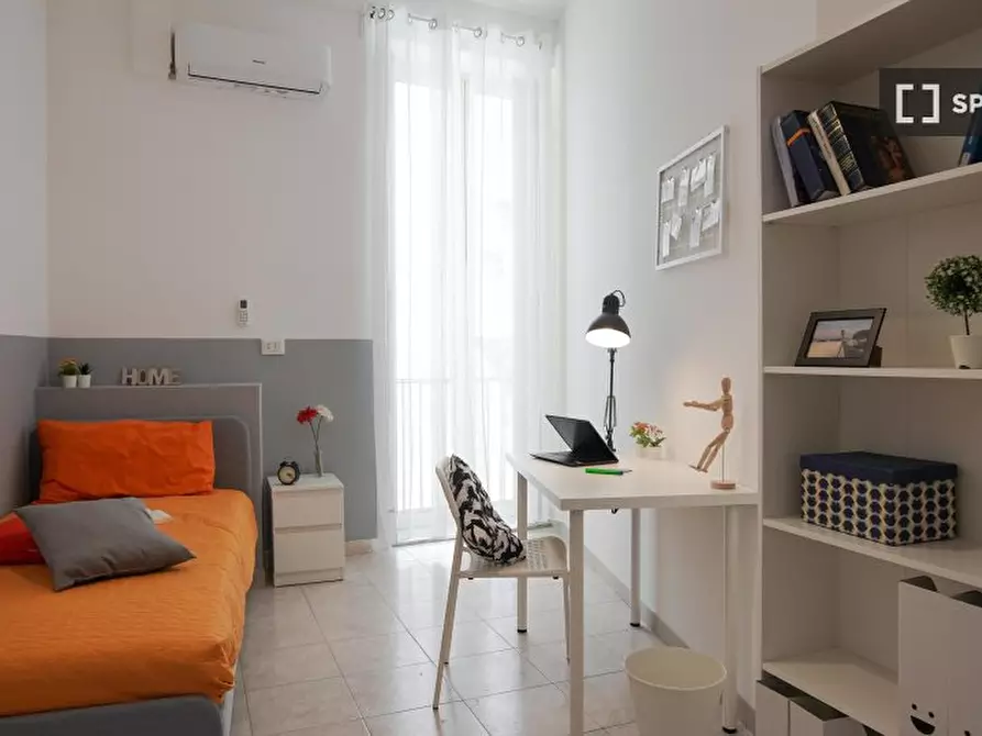 Immagine 2 di Camera condivisa in affitto  in Vico Noce a Napoli