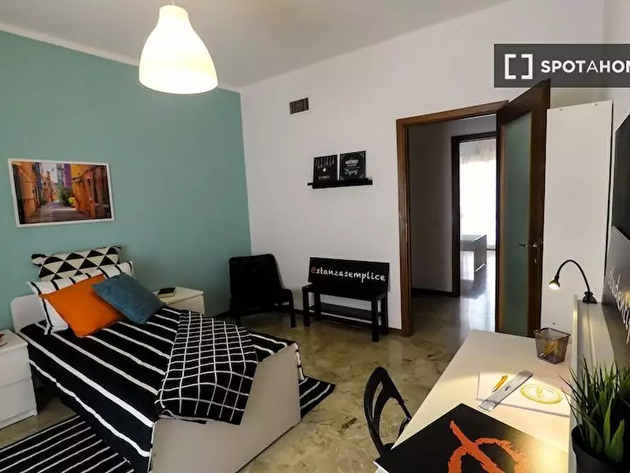Immagine 1 di Camera condivisa in affitto  in Vivanti a Brescia