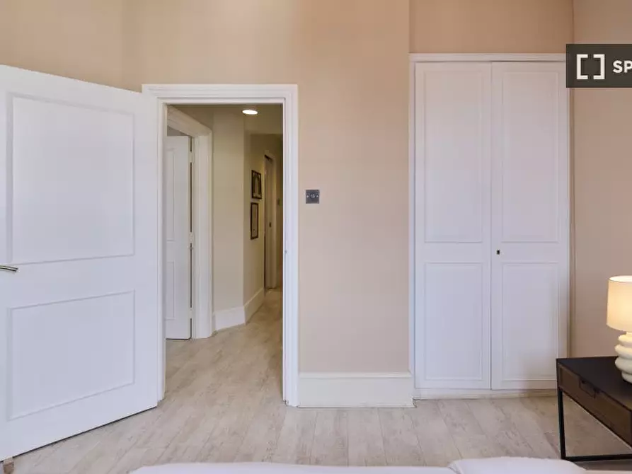 Immagine 9 di Appartamento in affitto  in Queensberry Place a Kensington