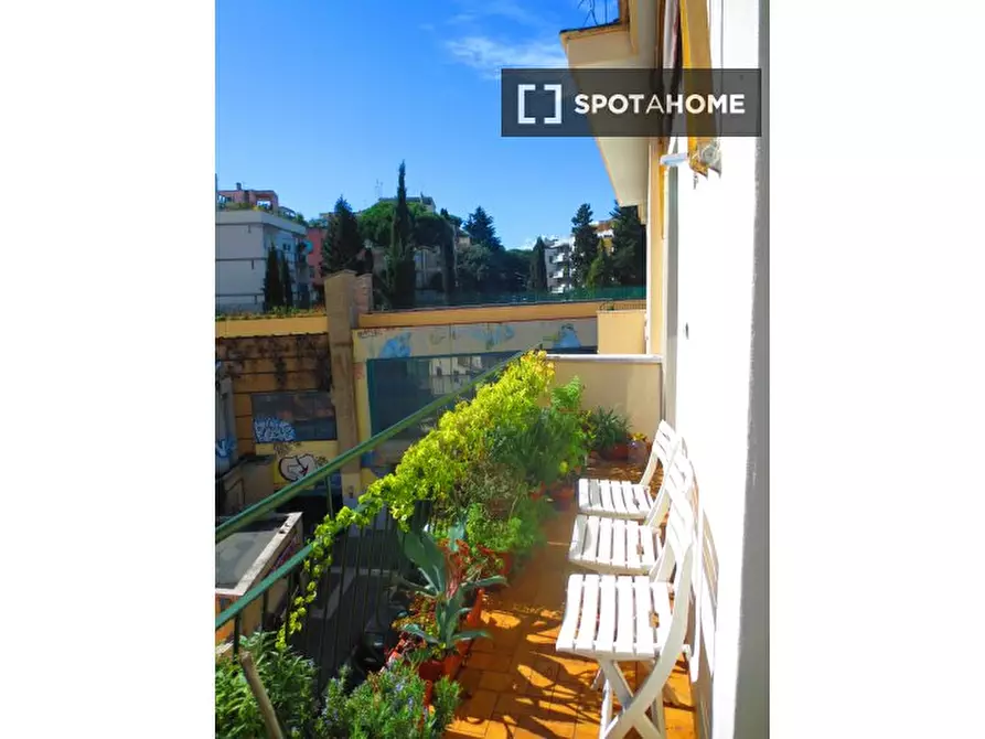 Immagine 7 di Camera condivisa in affitto  in Via Appiano a Roma