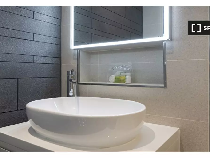 Immagine 15 di Appartamento in affitto  in Apartment 1, 53A Fleet Street a 