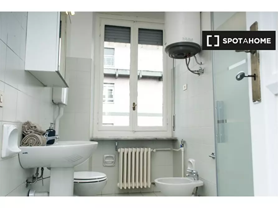 Immagine 9 di Camera condivisa in affitto  in Via Aldo Barbaro a Torino