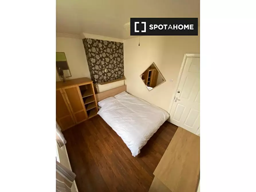 Immagine 1 di Camera condivisa in affitto  in Old Bethnal Green Road a Poplar