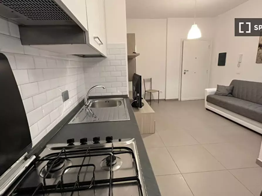 Immagine 12 di Camera condivisa in affitto  in Via Teano a Roma