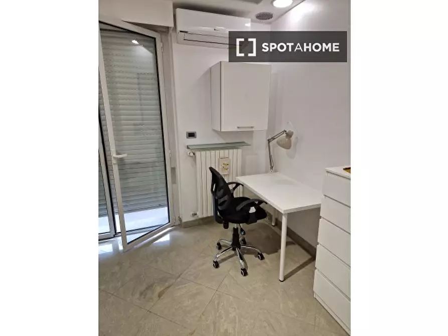 Immagine 7 di Camera condivisa in affitto  in Via Plava a Torino