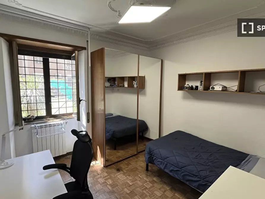 Immagine 1 di Camera condivisa in affitto  in Viale della Venezia Giulia a Roma