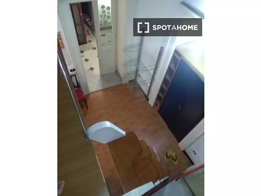 Immagine 6 di Camera condivisa in affitto  in Via Ventaglieri a Napoli