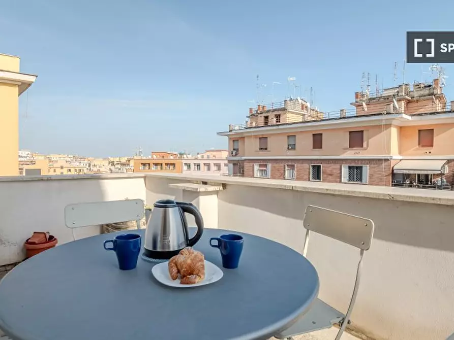 Immagine 12 di Appartamento in affitto  in Via Acaia a Roma