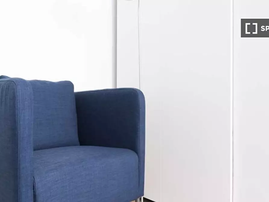 Immagine 3 di Camera condivisa in affitto  in Via Andrea Costa a Milano