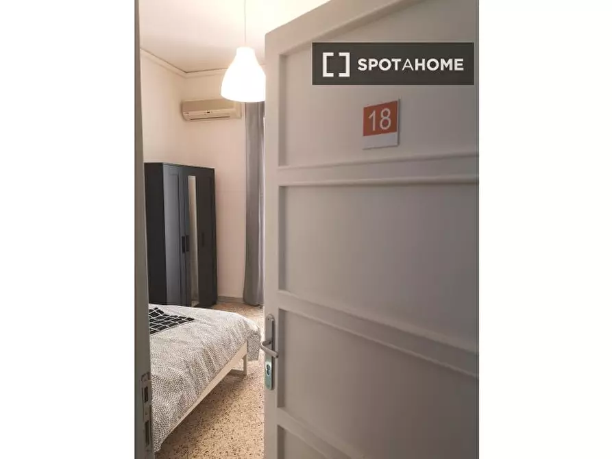 Immagine 5 di Camera condivisa in affitto  in Vico Campane a Donnalbina n. a Napoli