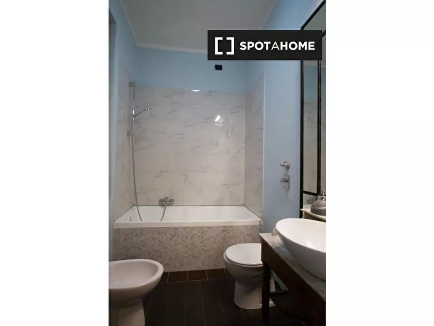 Immagine 5 di Appartamento in affitto  in Via dei Piatti a Milano