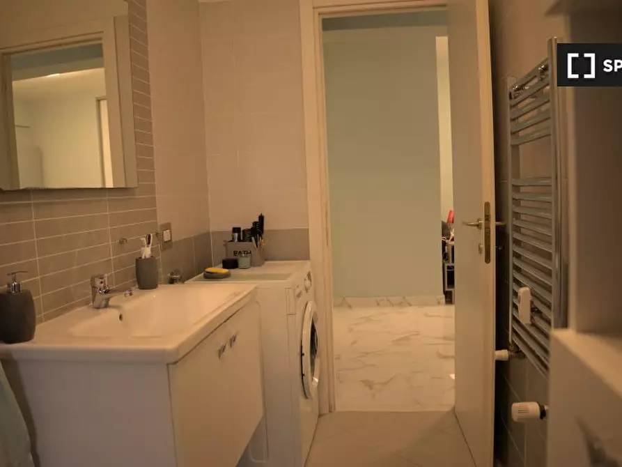 Immagine 12 di Camera condivisa in affitto  in Via Calpurnio Fiamma a Roma