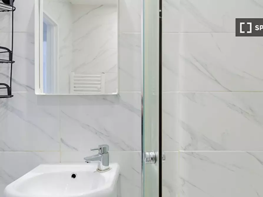 Immagine 11 di Appartamento in affitto  in a Roman Rd a Poplar