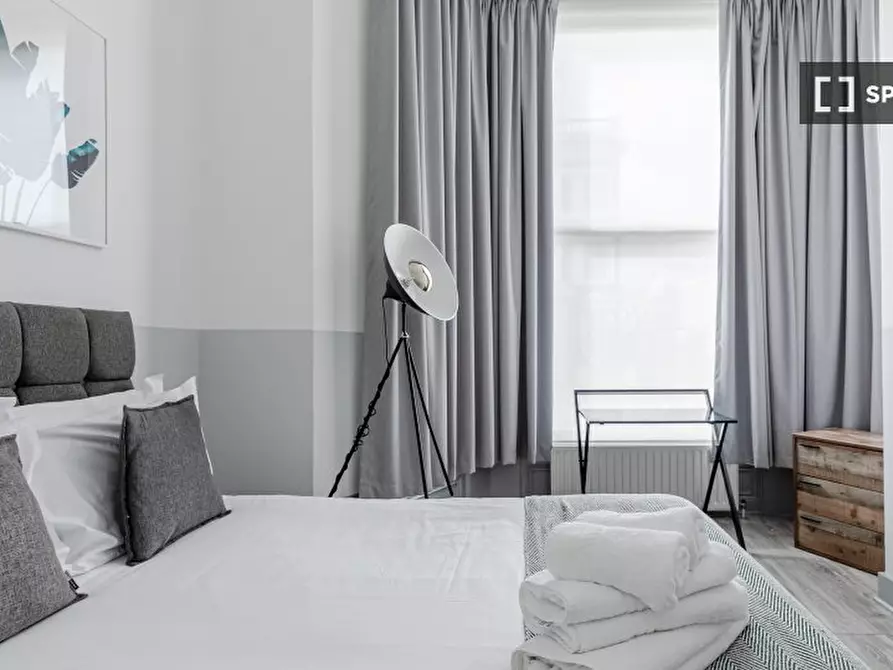 Immagine 4 di Appartamento in affitto  in Apartment a Kensington