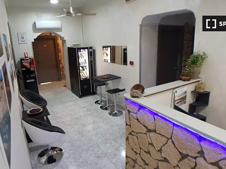 Immagine 8 di Camera condivisa in affitto  in Via Genova a Napoli