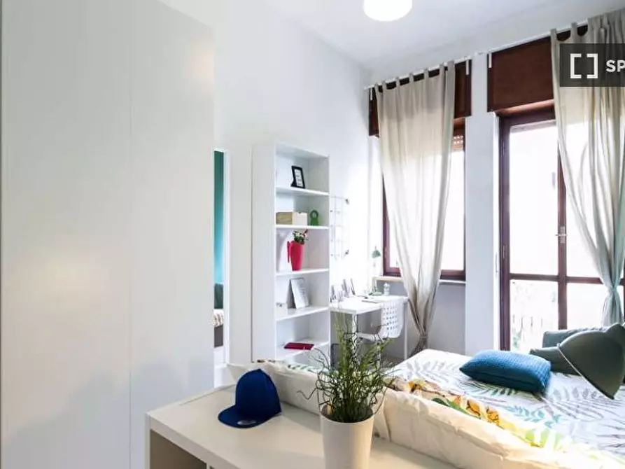 Immagine 5 di Camera condivisa in affitto  in Viale Beatrice D'Este a Milano