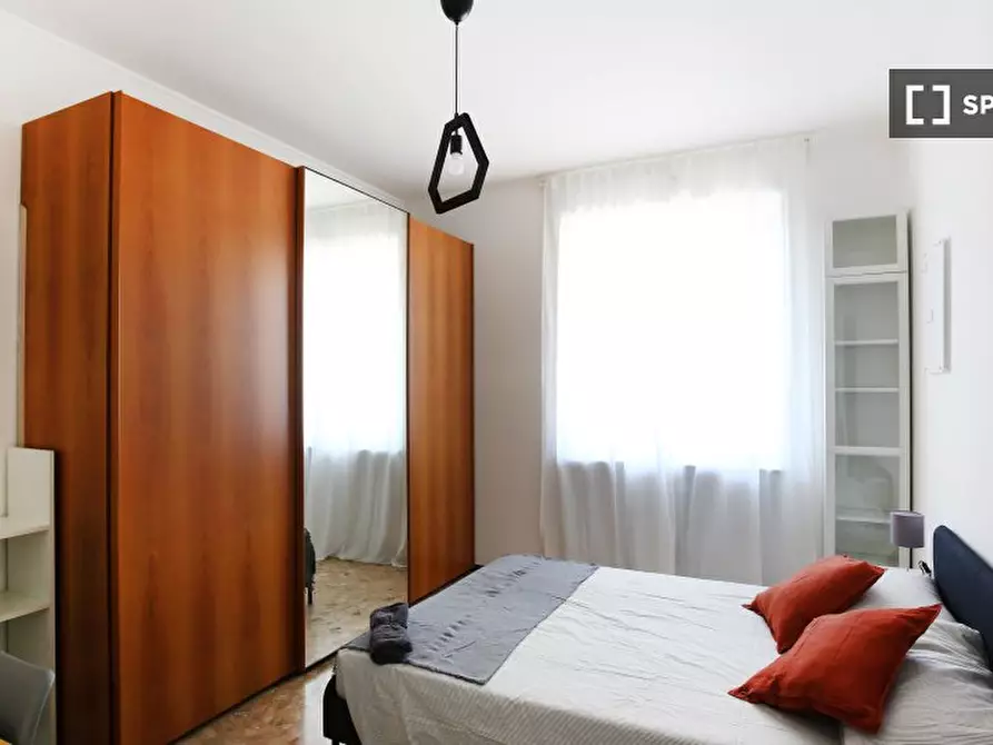 Immagine 1 di Camera condivisa in affitto  in Via Lodovico Pavoni a Milano