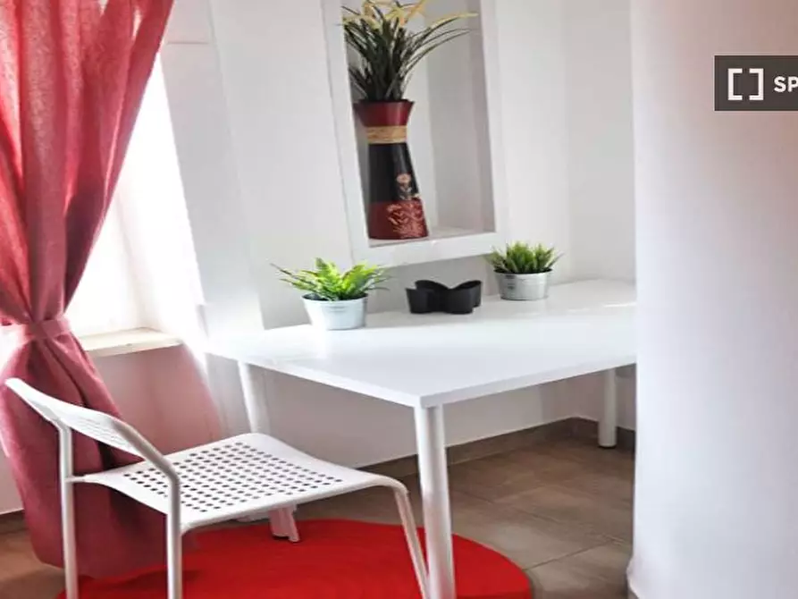 Immagine 2 di Camera condivisa in affitto  in Via Plinio a Milano