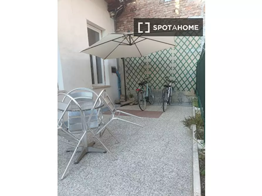 Immagine 6 di Camera condivisa in affitto  in Via Castellammare a Milano