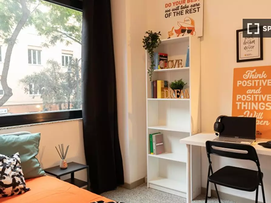 Immagine 2 di Camera condivisa in affitto  in Via Dante a Cagliari