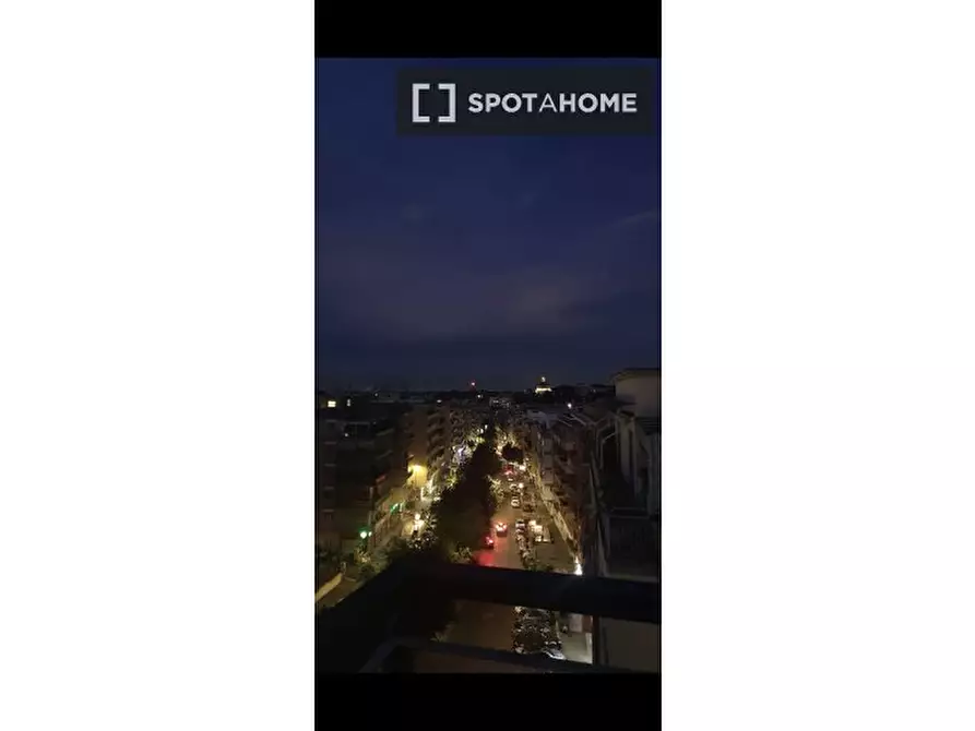 Immagine 3 di Camera condivisa in affitto  in Via Baldo degli Ubaldi a Roma