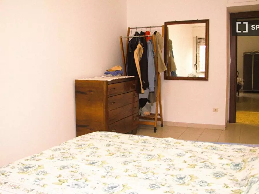 Immagine 1 di Camera condivisa in affitto  in Via Giuseppe de Robertis a Roma