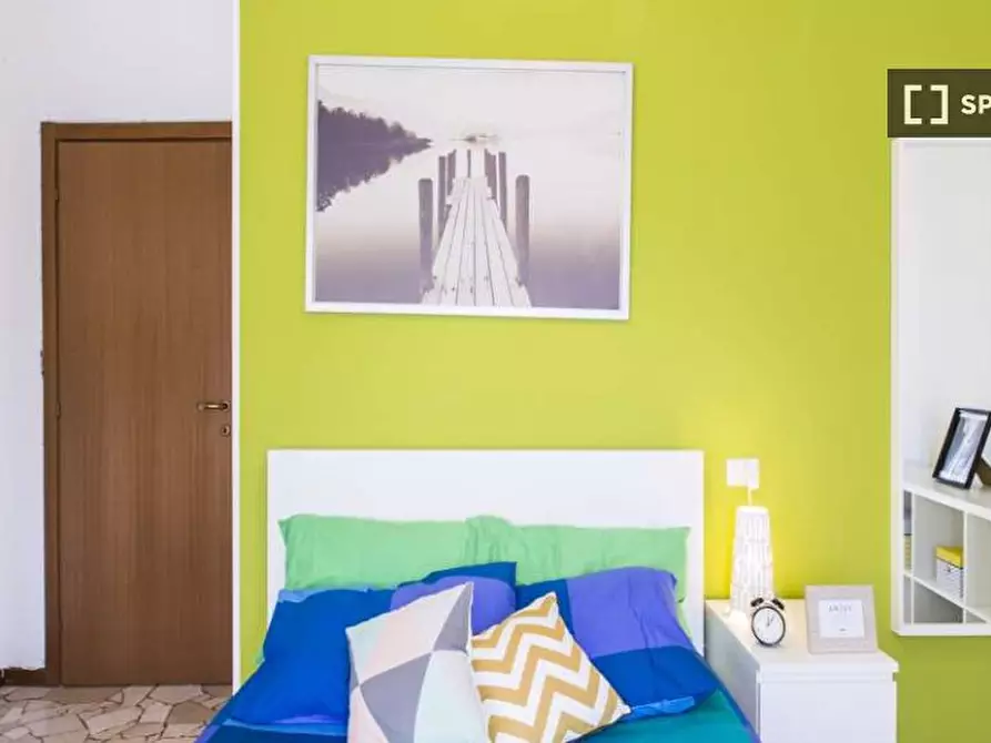 Immagine 2 di Camera condivisa in affitto  in Via Moncalvo a Milano