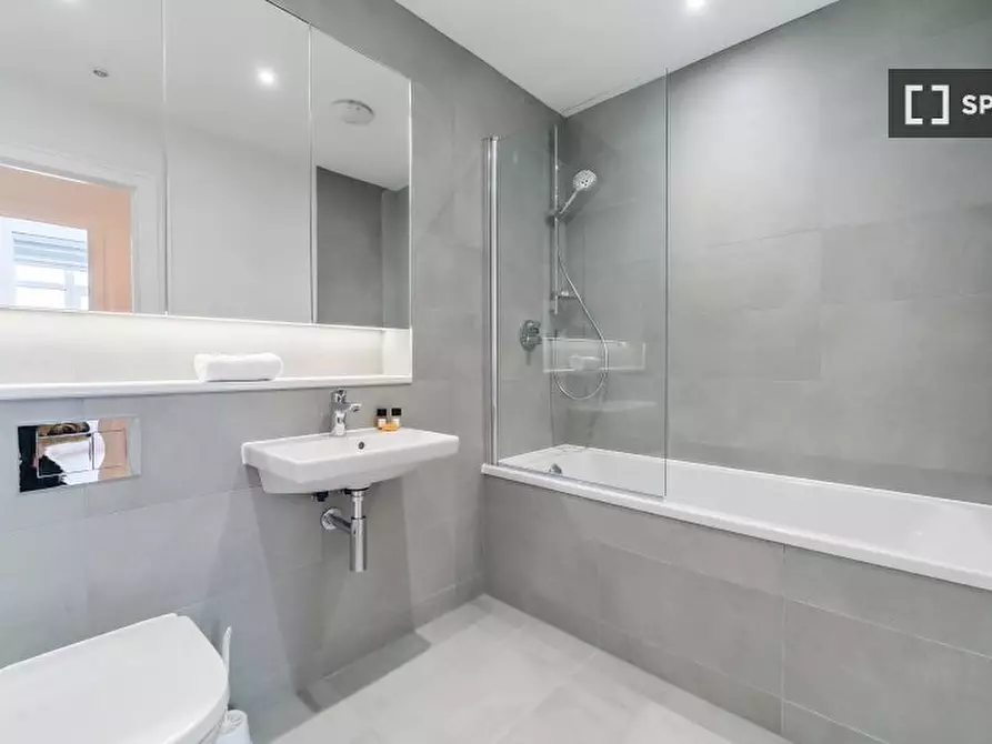 Immagine 7 di Appartamento in affitto  in -48 Pyrcroft Rd a 