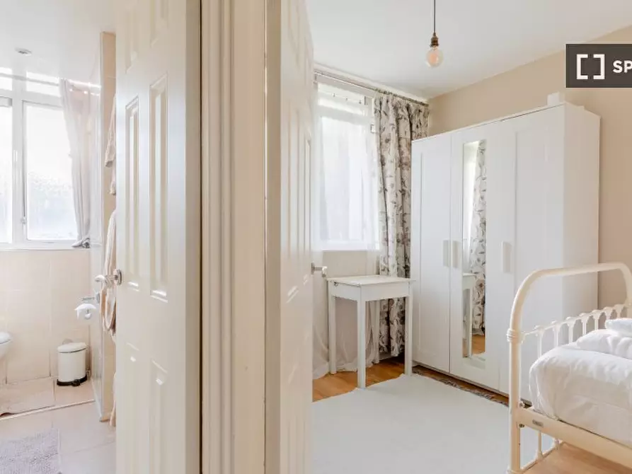 Immagine 14 di Appartamento in affitto  in Marylands Rd a Paddington