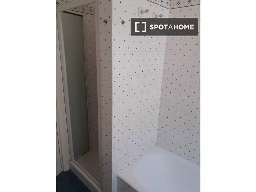 Immagine 19 di Camera condivisa in affitto  in Via Giuseppe Lorenzoni a Roma