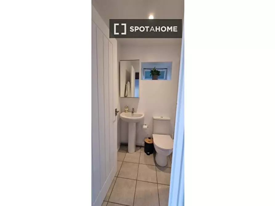 Immagine 2 di Ufficio in affitto  in Eastdean Ave a 