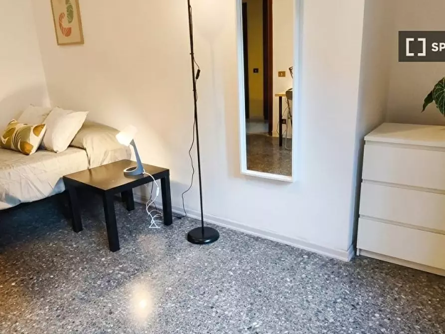 Immagine 3 di Camera condivisa in affitto  in Via Giulio Aristide Sartorio, 00147 Roma RM, Italy a Roma