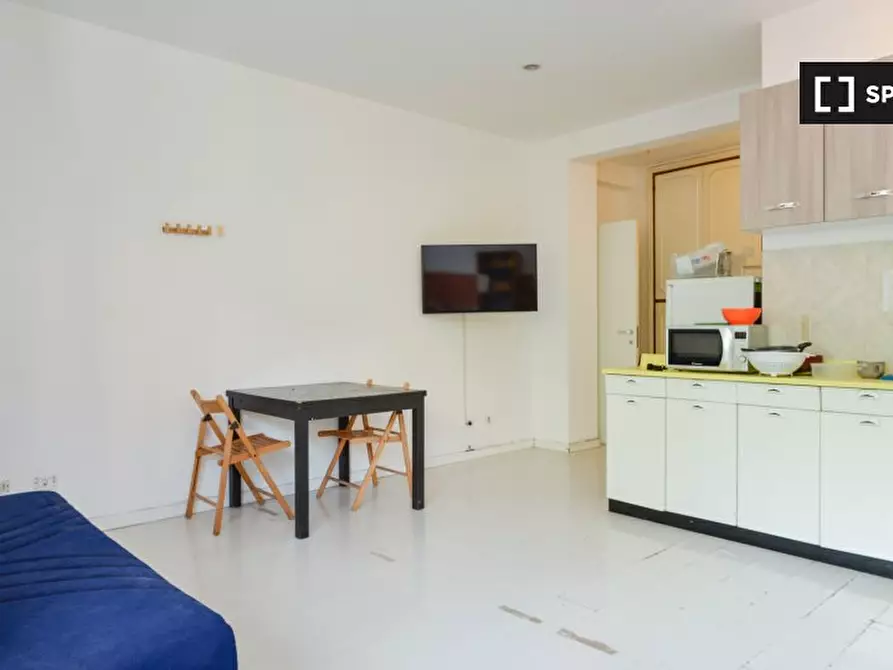 Immagine 10 di Camera condivisa in affitto  in Via Edoardo Jenner, 00151 Roma RM, Italy a Roma