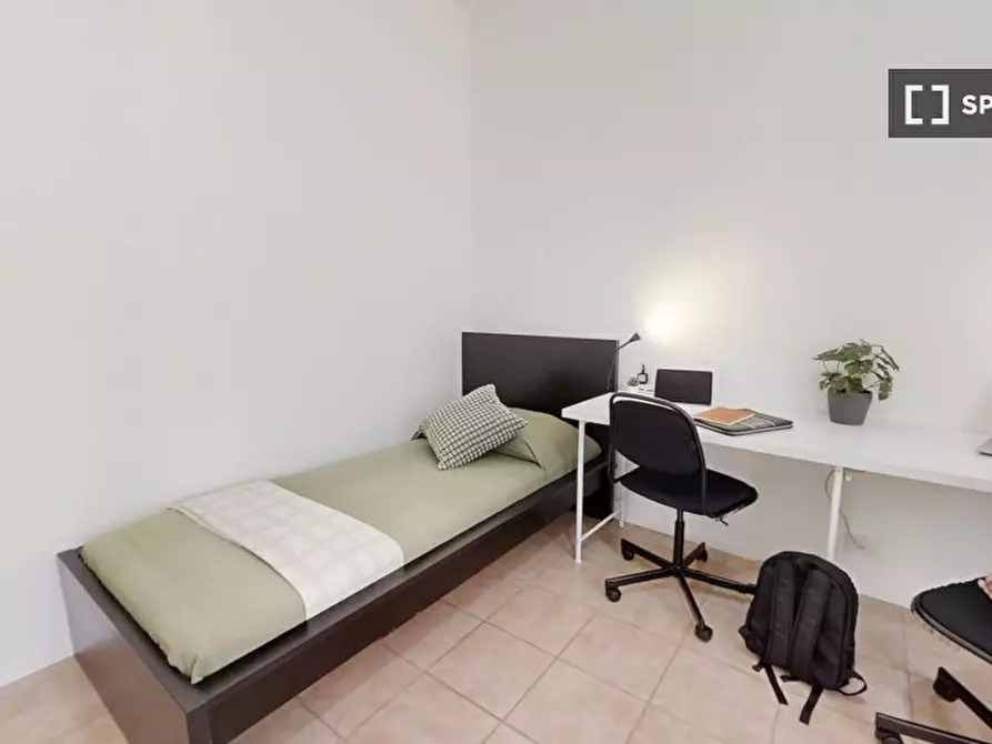 Immagine 3 di Camera condivisa in affitto  in VIA Giusto de'menabuoibis a Padova