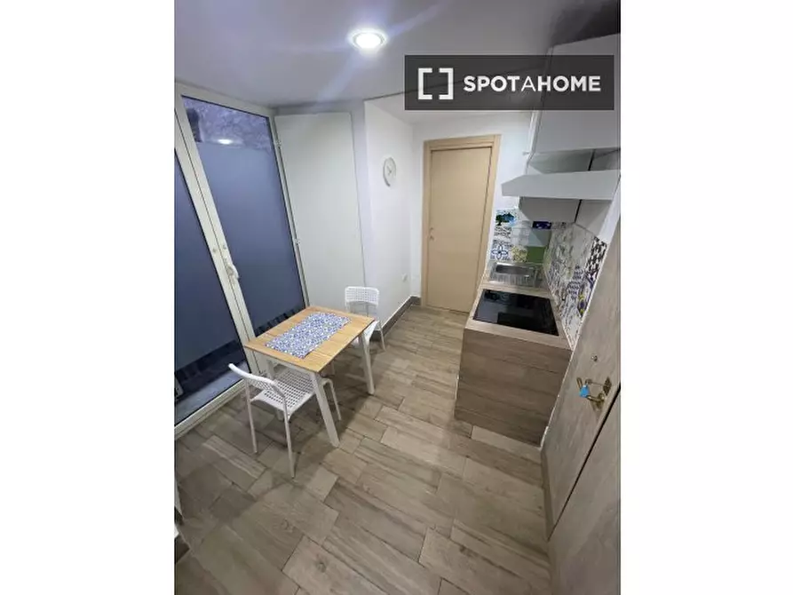 Immagine 6 di Appartamento in affitto  in Via dei Tribunali a Napoli