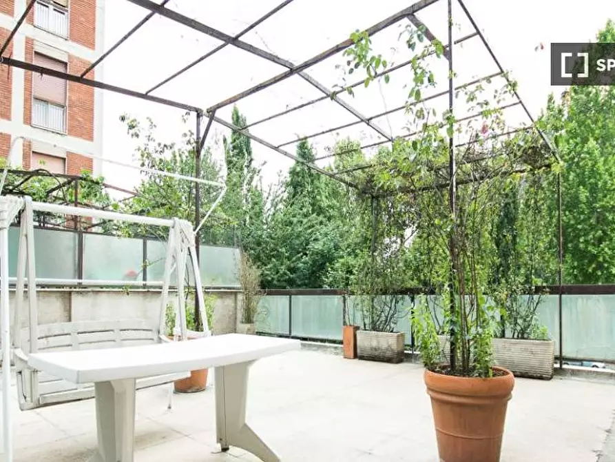 Immagine 3 di Camera condivisa in affitto  in Via Alfonso Capecelatro a Milano