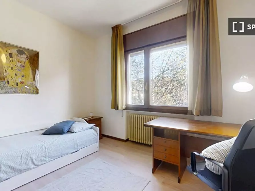 Immagine 2 di Camera condivisa in affitto  in VIA CERNAIA a Padova