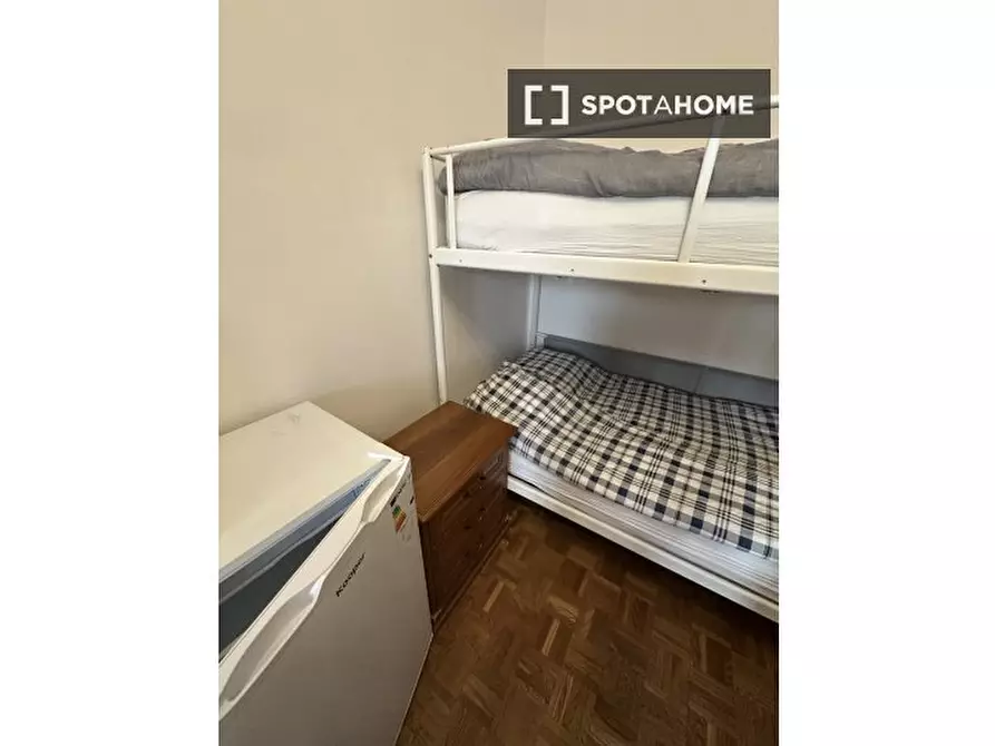 Immagine 5 di Camera condivisa in affitto  in Piazza Angilberto II a Milano